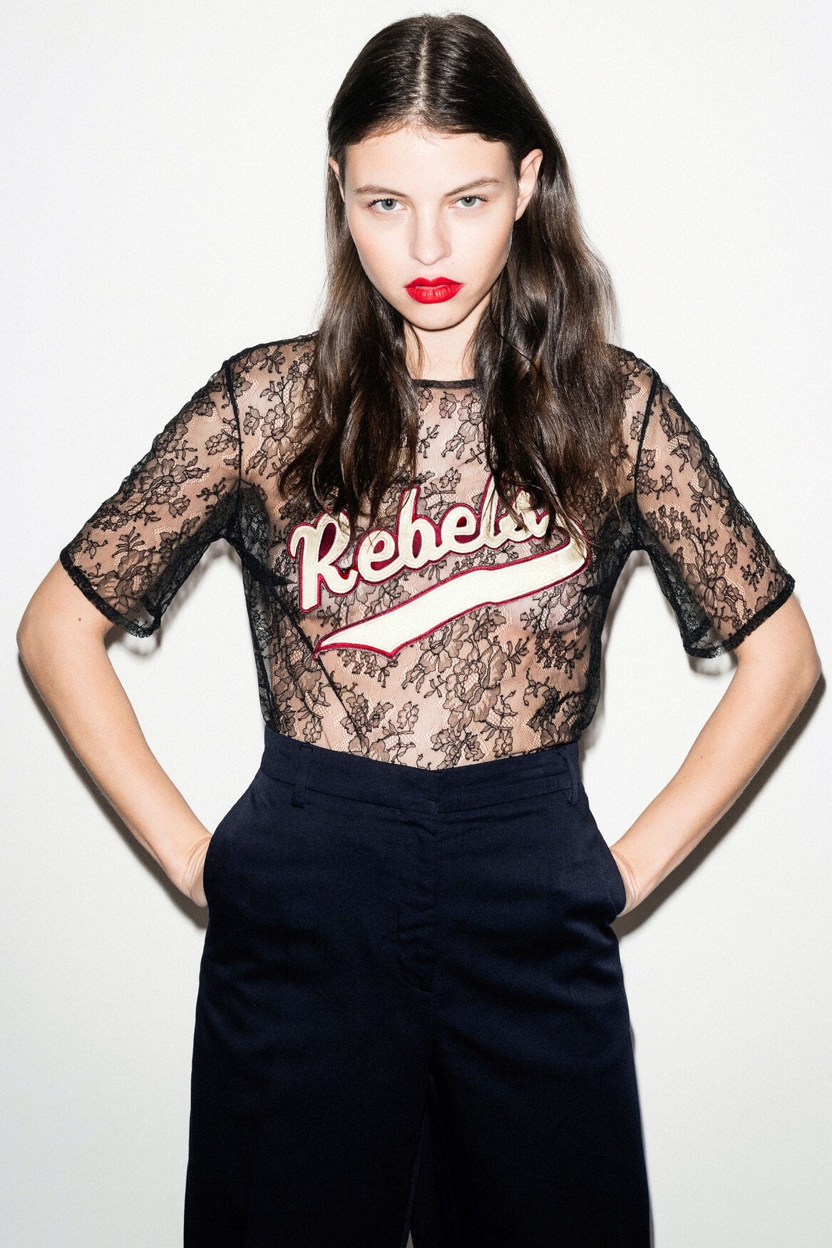 REBELS EMBROIDERY LACE SHORT SLEEVE TOP